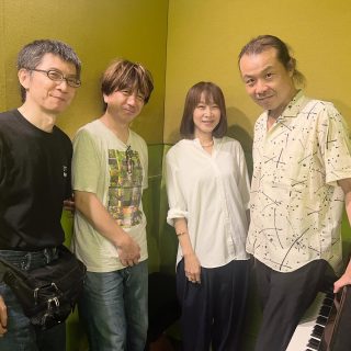 今日は9/23のライブのためのリハーサルで吉祥寺へ。
新曲もカバー曲も、カラフルに揃いました。しっかり打ち合わせもしましたが、大爆笑の4時間でした🤣。
9/23も楽しく楽しくお送りしたいと思います！タイミングが合いましたら是非是非遊びにいらしてくださいませ。メンバー一同、お待ちしております。  ——  Mikiko Arai Band
Live @ Manda-La 2
" In Another World "  2025年9月23日（火・祝）
開場17:30
開演18:30(2stage)
MC￥3200＋order  Vocal  Mikiko Arai
Piano & Fender Rhodes  進藤陽悟
Bass  森伸弘
Drums  植村昌弘  Manda-La 2
https://www.manda-la2.com
〒180-0003 東京都武蔵野市吉祥寺南町2-8-6 第18通南ビル地下１階
0422-42-1579  Mikiko Arai website
https://tmam.info  ご予約はメンバーやSNS、お店にご連絡いただけると嬉しいです。よろしくお願いいたします。